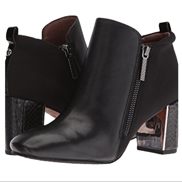 DONALD J PLINER Black Leather Coralie Ankle Boot Size 6.5 - Picture 1 of 8